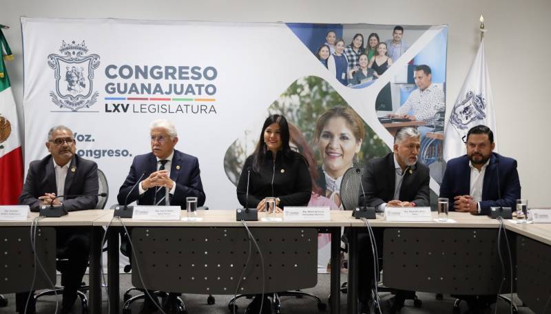 Diputados de la Junta de Gobierno y secretario general de la LXV legislatura de Guanajuato