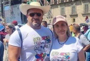 Zulma Carvajal Salgado y su esposo. (Foto: Facebook de Zulma Carvajal)