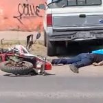 Al conducir su moto asesinaron a hombre en Salvatierra; su pareja resultó gravemente herida