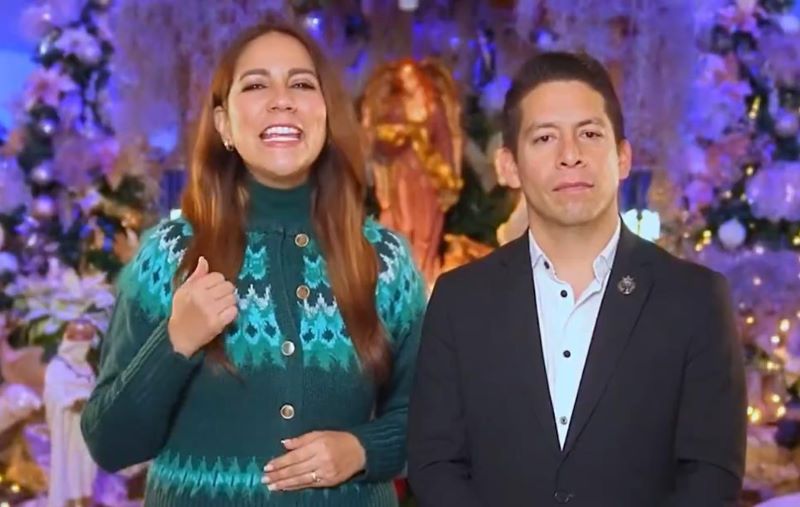 Libia Dennise y esposo mensaje Navidad 2024