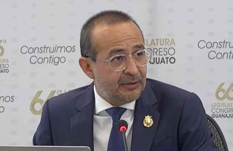 José Lara Lona. secretario del agua