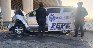 Camioneta con armamento