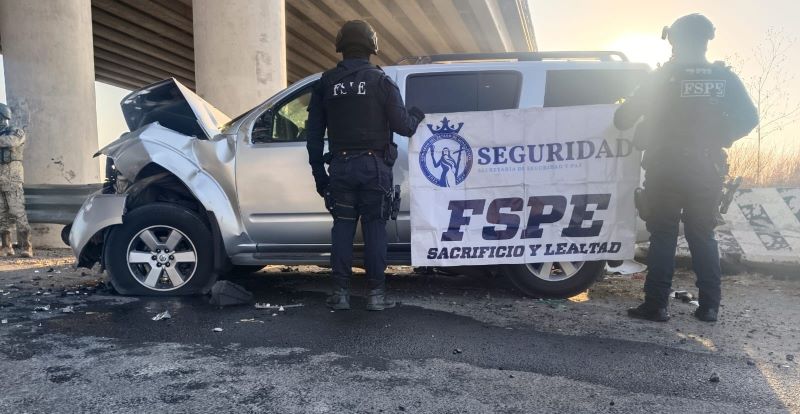 Camioneta con armamento