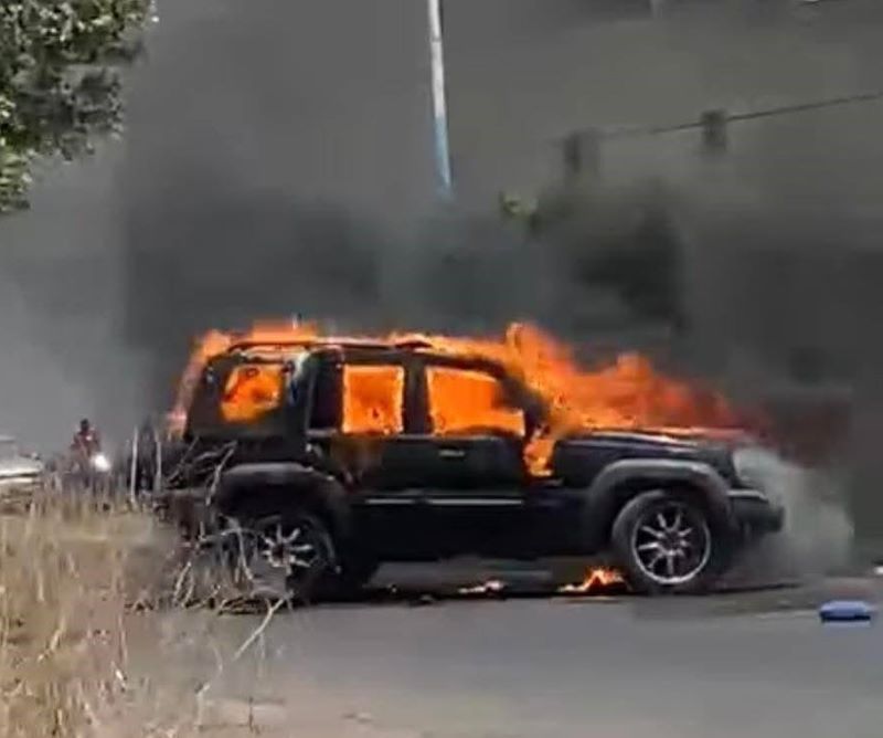 Camioneta incendiada