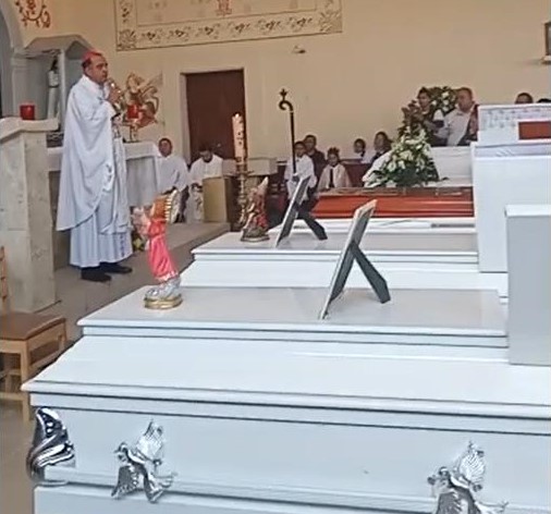 Obispo misa jóvenes 1