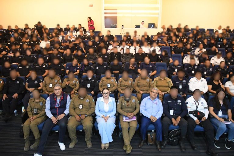 Curso a policías