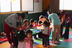 Niños migrantes estudiantes