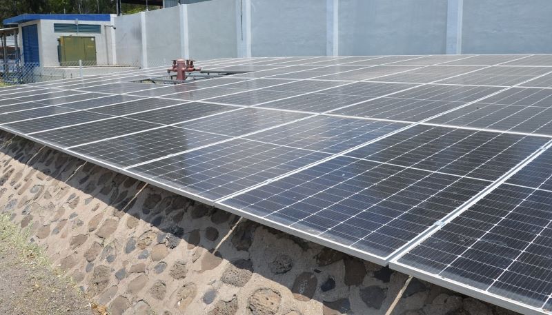 Módulos fotovoltaicos en edificios públicos de Celaya.
