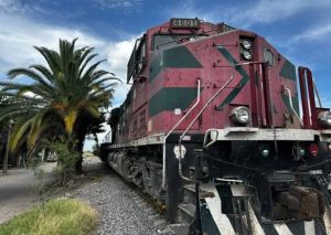 Locomotora que habría impactado a los automóviles. Foto Andrés Ortiz T Informa noticias.