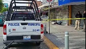 Muerto frente a la central camionera de León.