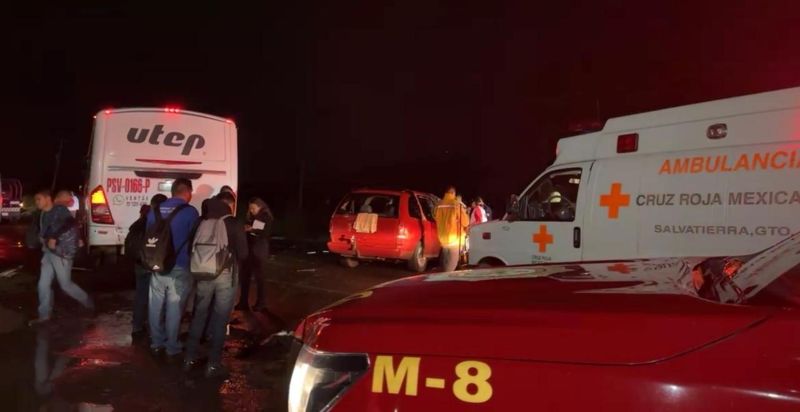 Choque carretera Salvatierra-Yuriria