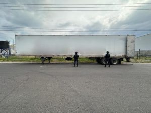 Caja seca con llantas