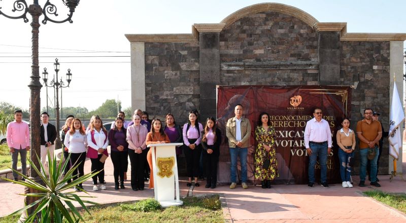 Conmemoración en Villagrán reconocimiento del voto femenino.