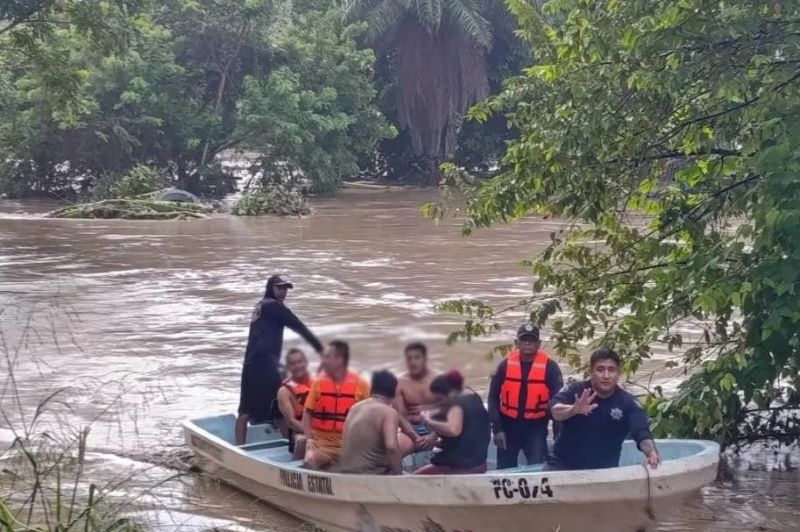 Damnificados lluvias en Veracruz.