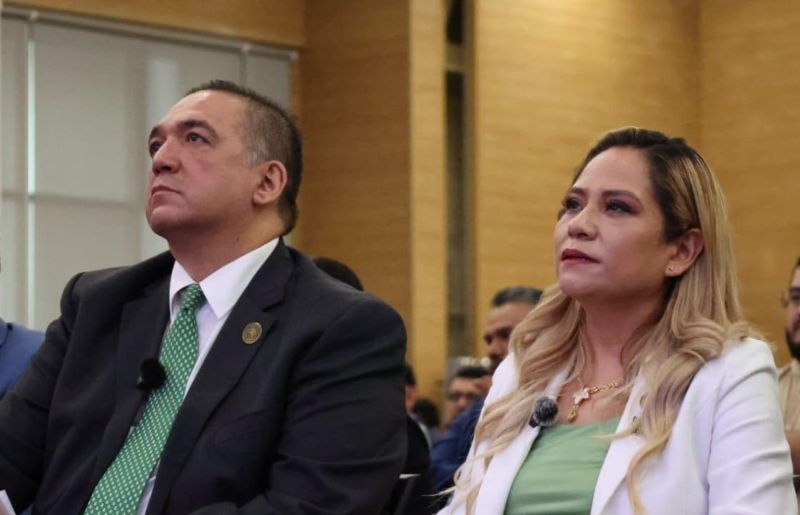Diputado Sergio Contreras y diputada Itzel Mendo