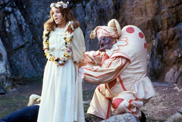 Escena de la película El hombre de mimbre.