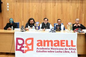 Estudios sobre lucha libre.