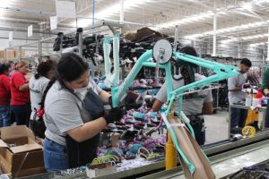 Fabricación de bicicletas.