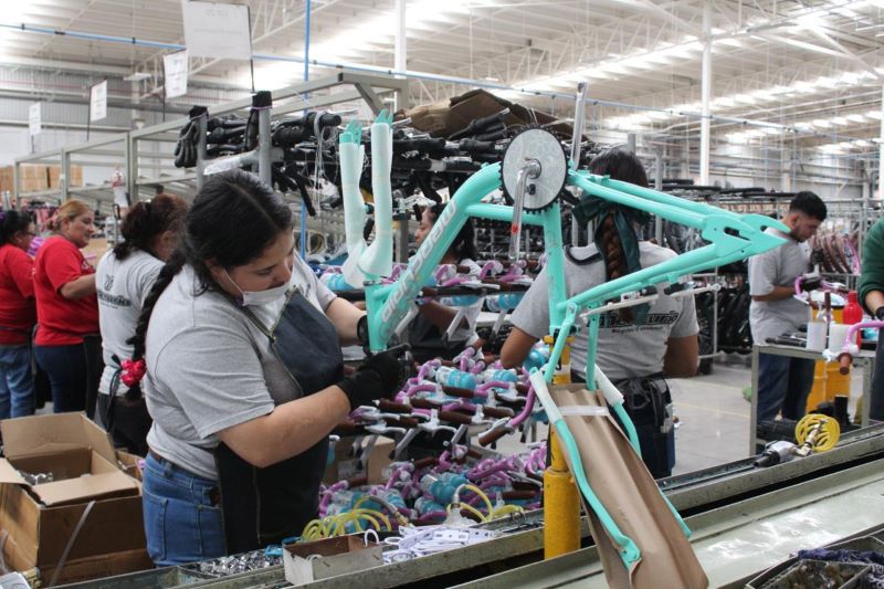 Fabricación de bicicletas.