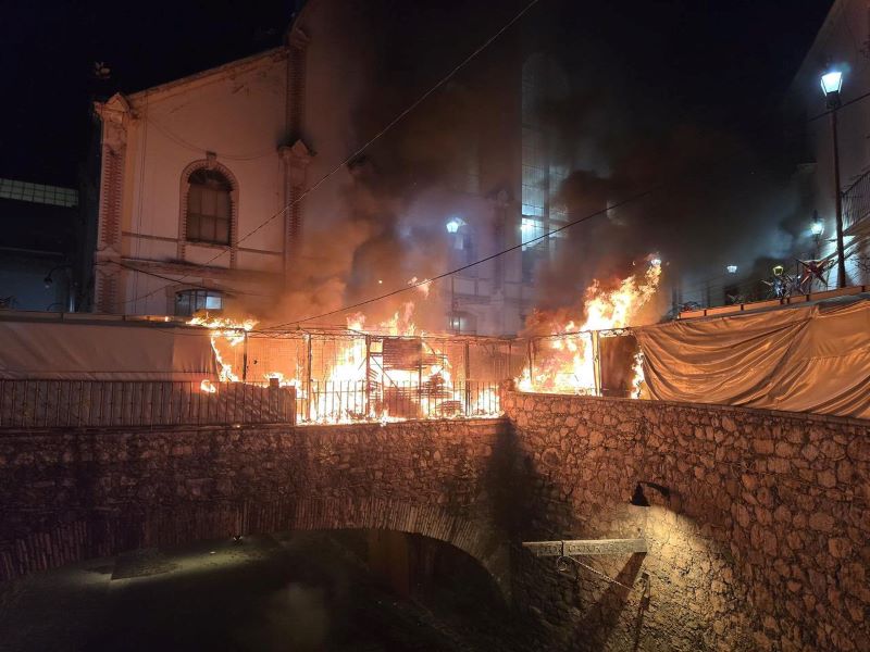 Incendio en el mecado de Gavira 1