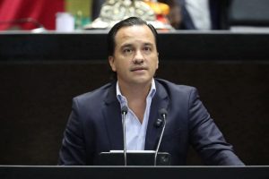 Diputado Emilio Suárez Licona