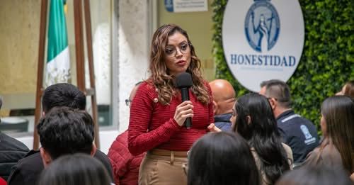 Arcelia González, secretaria de la honestidad.