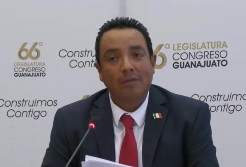 Diputado Carlos Abraham Ramos Sotomayor.