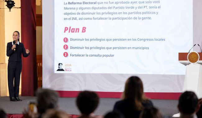 Claudia Sheinbaum anunció Plan B de reforma electoral.