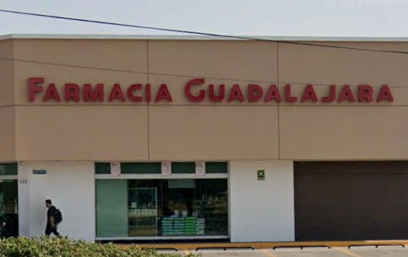 Farmacia Guadalajara asaltada en Celaya