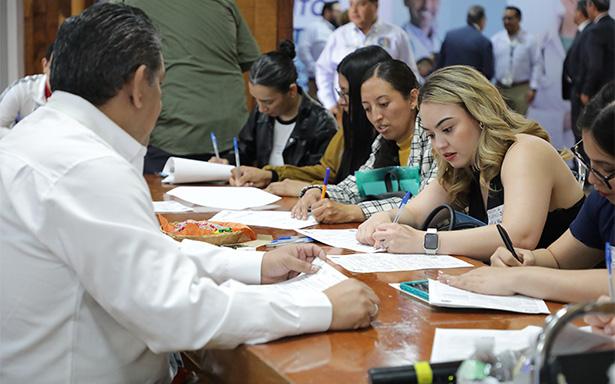 IMSS Contratación de especialistas.