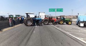 Bloqueo carretera Pénjamo La Piedad.