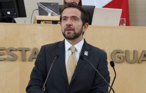 Diputado Víctor Manuel Zanella Huerta.
