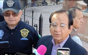 Juan Miguel Ramírez y el secretario de seguridad, Pablo Muñoz Huitrón.