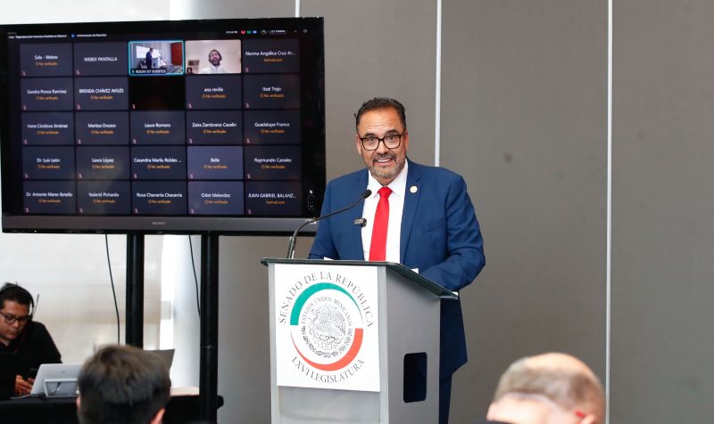 senador Juan Carlos Loera