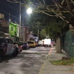 Muere niño al aplastarlo un caballo durante fiesta patronal; matan a hombre atrás del estadio Miguel Alemán