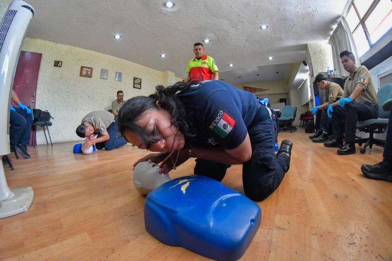 Capacitación en primeros auxilios a policías de Guanajuato capital.