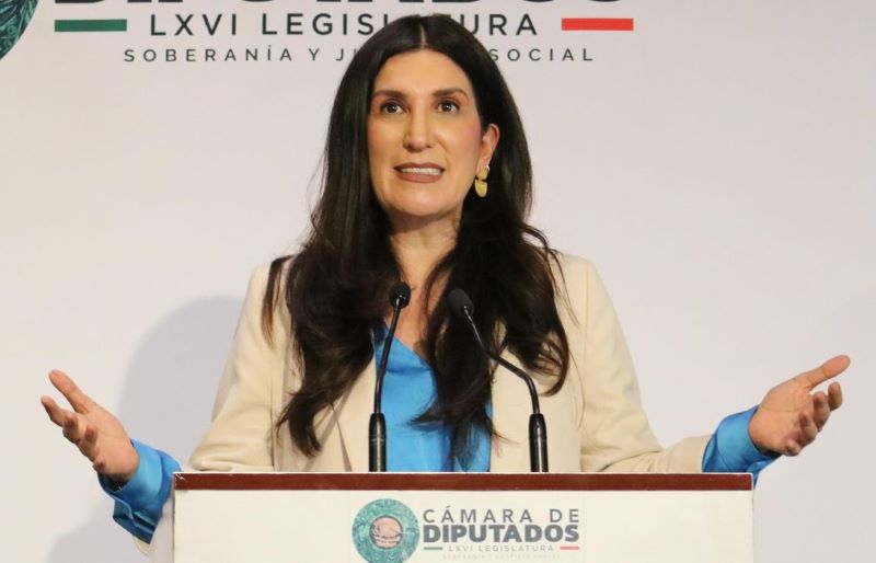 Diputada Kenia López Rabadán.