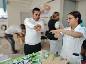 Feria de lavado de manos en IMSS Guanajuato.