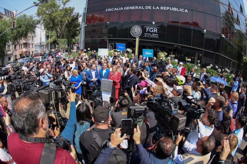 La gobernadora Maru Campos compareció ante la FGR en Chihuahua.