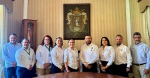 Reunión de Eusebio Rosales Partida y a alcaldesa Samantha Smith.