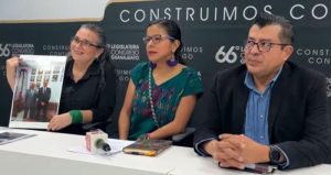 De izquierda a derecha Virginia Loredo Zazueta, Iovana Rocha y Roberto Saucedo Pimentel.