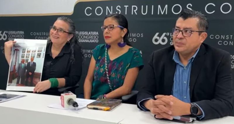 De izquierda a derecha Virginia Loredo Zazueta, Iovana Rocha y Roberto Saucedo Pimentel.