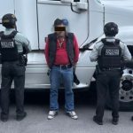 Asegura Policía Estatal de Caminos a chofer y tractocamión que transportaba 48 mil litros de hidrocarburo en Apaseo el Grande  