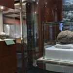 Por primera vez exhiben pelota de hule con más de 3,600 años de antigüedad, proveniente de Veracruz