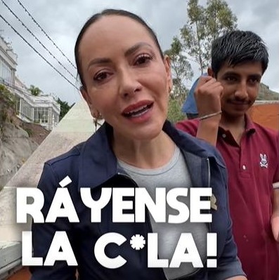 Samantha ráyense la cola