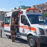 Policías capitalinos rescatan a hombre que pretendía lanzarse al vacío del puente de Tepetapa