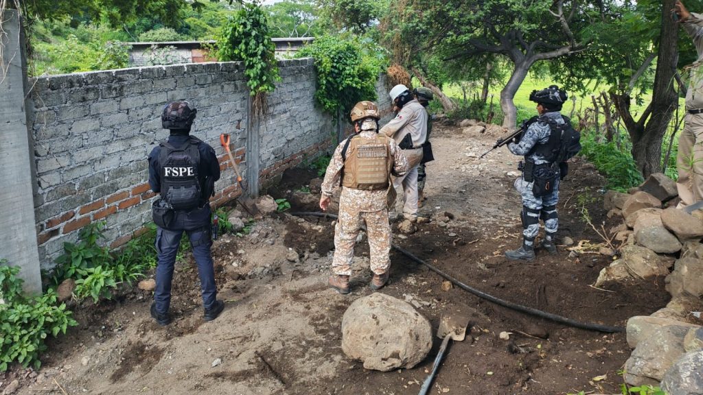 Toma clandestina de hidrocarburo en comunidad de Valle de Santiago.