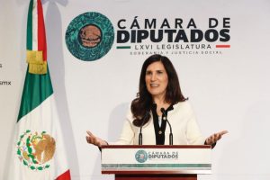 Diputada Kenia López Rabadán.