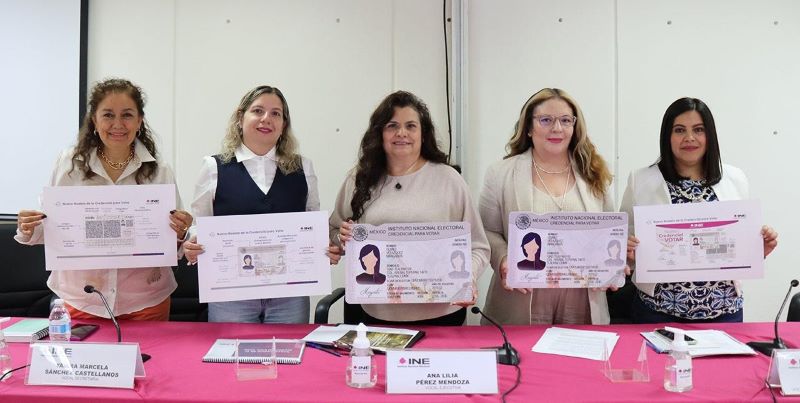 Presentación de nueva credencial del INE.