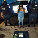 Mujer que llevaba un kilo de droga conocida como cristal fue detenida en Irapuato